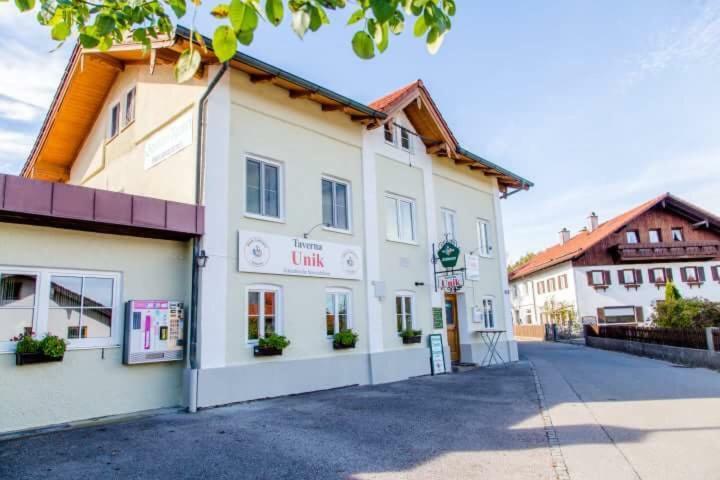 Taverna Unik Saaldorf Exterior photo